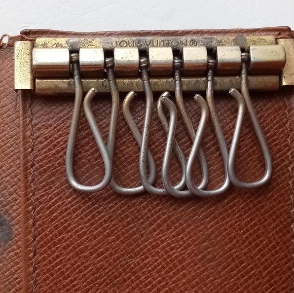 Vintage LV Monogram LOUIS VUITTON 6 Hooks Key Card Case - Picture 10 of 16